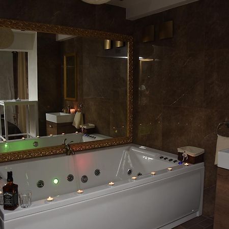 Central Business Apartments Jacuzzi Belgrade Bilik gambar